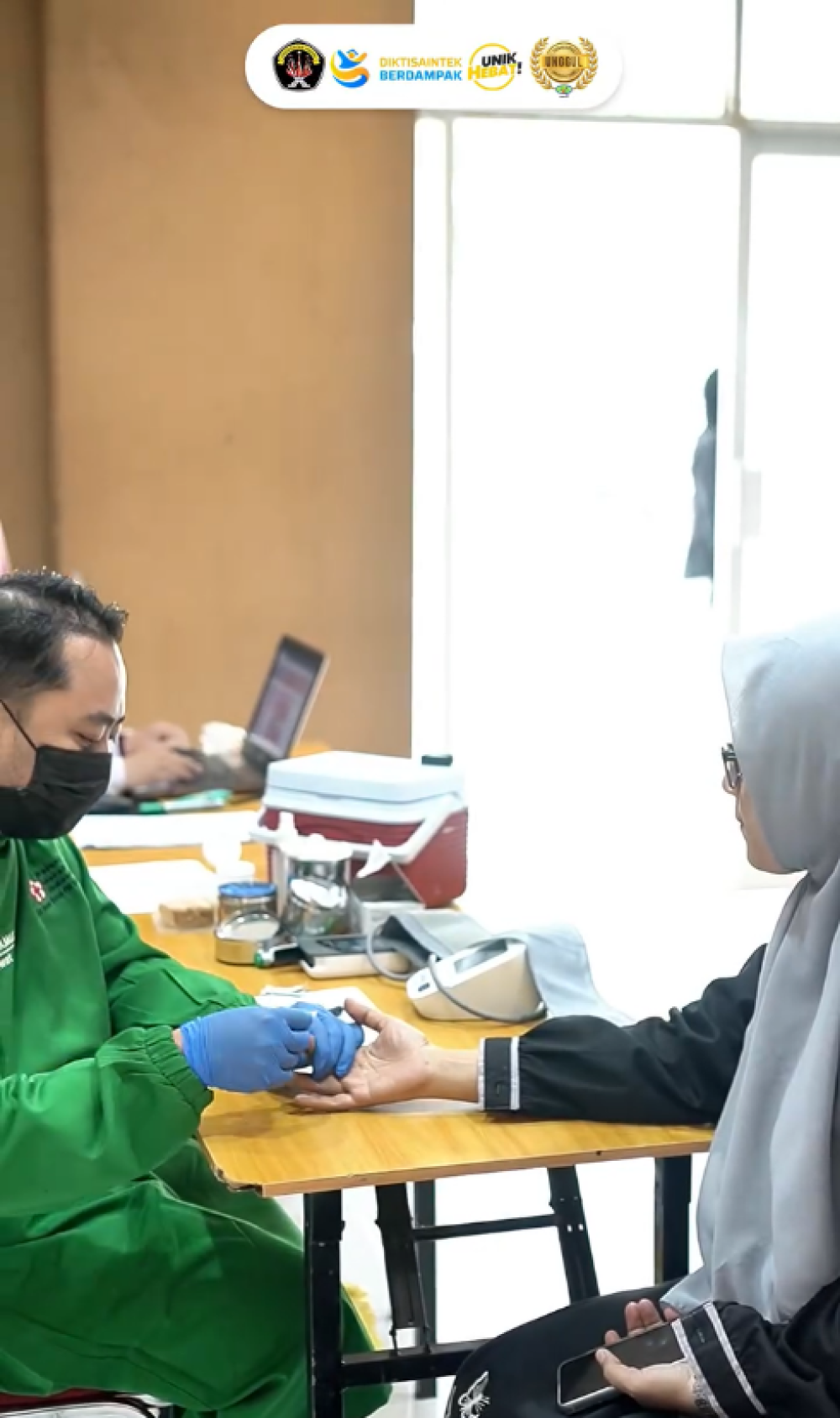 Universitas Kadiri Sukses Gelar Donor Darah Rutin Bersama PMI di Aula Gedung B