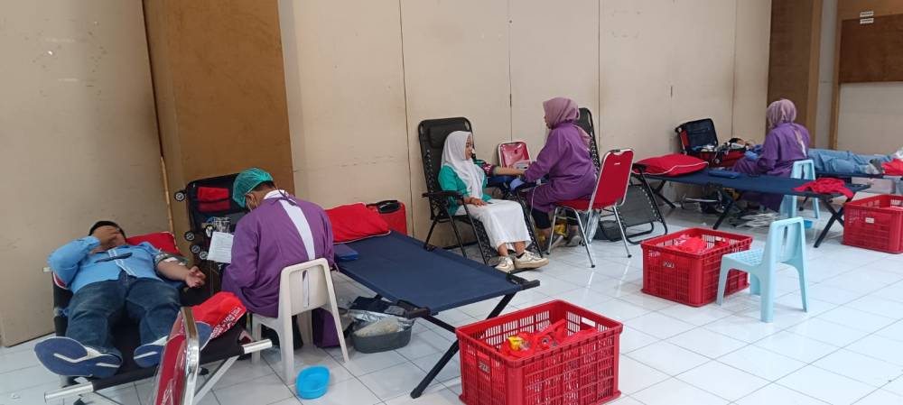 Donor Darah Rutin Universitas Kadiri: Setetes Darah, Sejuta Harapan bagi Sesama