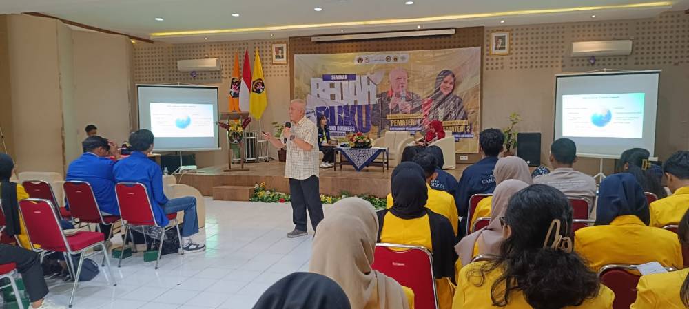 Seminar Bedah Buku “On Economic and Business” di Universitas Kadiri: Menguatkan Wawasan Ekonomi dan Bisnis di Era Digital