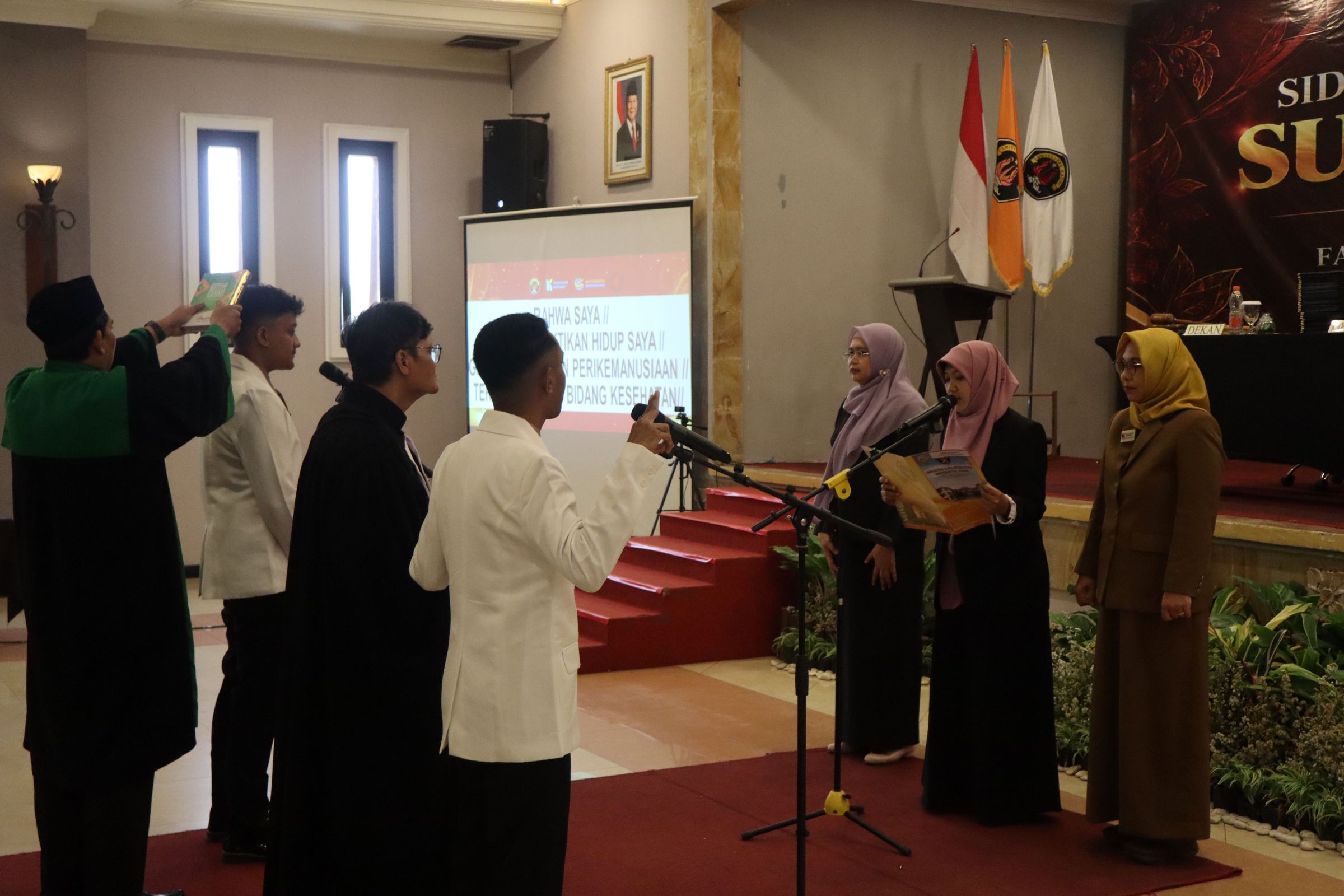 Universitas Kadiri Gelar Pelantikan dan Pengambilan Sumpah Profesi Apoteker Tahun 2026